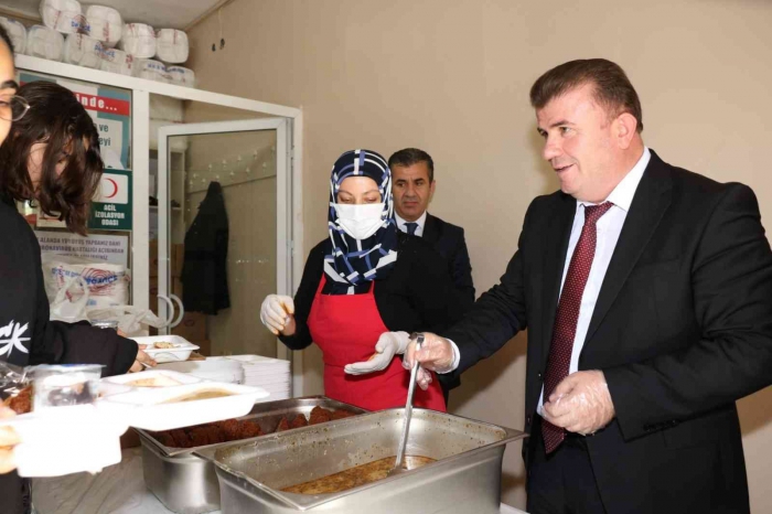 Adıyaman´da günlük 20 bin öğrenciye ücretsiz yemek veriliyor