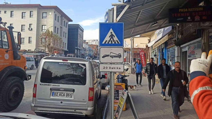 Besni´de 3 caddeye park yasağı getirildi