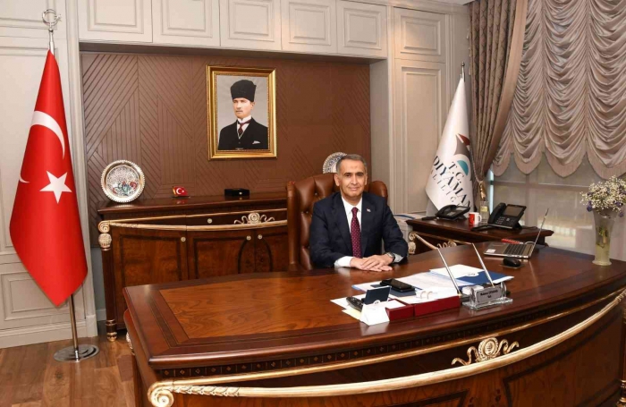 Vali Çuhadar´ın 10 Aralık Dünya İnsan Hakları Günü mesajı