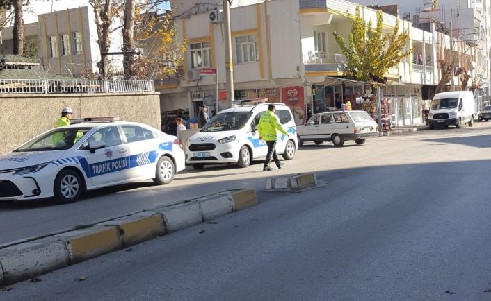 Bisiklet ile hafif ticari araç çarpıştı: 1 yaralı