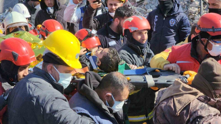 152 saat sonra kurtarılan Ahmet´in ilk sözleri ´Amca su istiyorum´ oldu