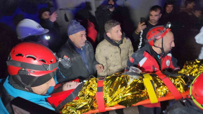 Adıyaman´da sevindiren haber: Küçük Betül 47 saat sonra kurtarıldı