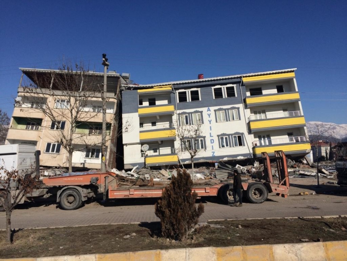 Adıyaman ve Hatay´da binaların yıkılmasının en önemli sebebi ´Zemin Sıvılaşması´