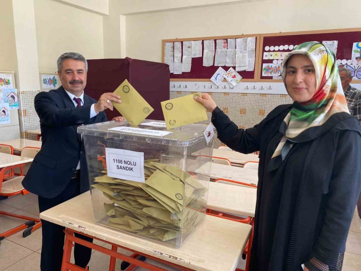 Adıyaman´ın siyasetçileri oy kullandı