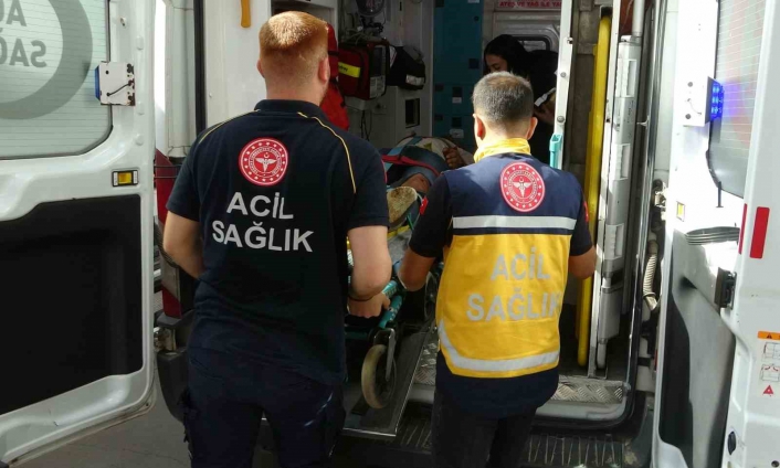 Adıyaman´da kule vinç devrildi: 2 yaralı