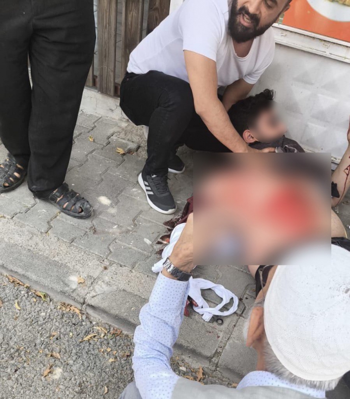Adıyaman'da bir şahıs sokak ortasında bıçaklandı