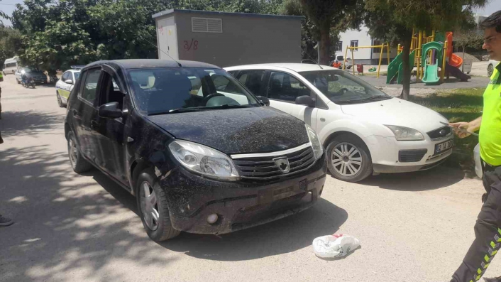 Motosikletle otomobil çarpıştı: 1 yaralı