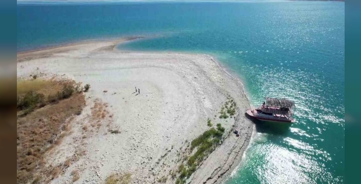 Atatürk Barajı’nda su seviyesi düştü