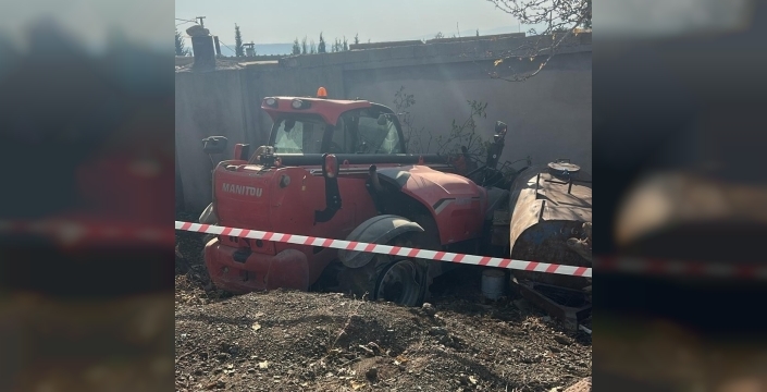 Freni patlayan iş makinesinin çarptığı genç ağır yaralandı