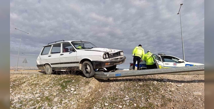 Adıyaman’da otomobil ile kamyon çarpıştı: 1 yaralı
