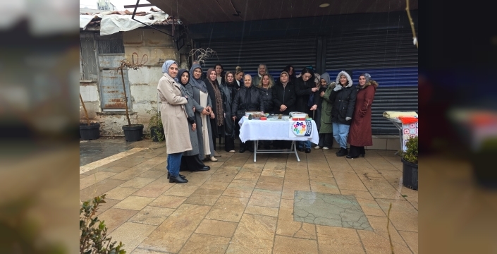 Adıyaman Kent Konseyi Kadın Meclisinden Deprem Şehitleri İçin Anlamlı Etkinlik