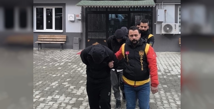 Emekli maaşını gasp eden 4 şüpheli tutuklandı