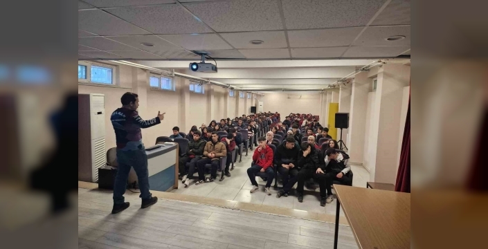 Öğrencilere yamaç paraşütü tanıtımı