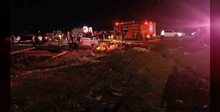 İki otomobil çarpıştı: 1’i ağır, 2 yaralı