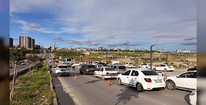 Otomobil ile minibüs çarpıştı: 1 yaralı