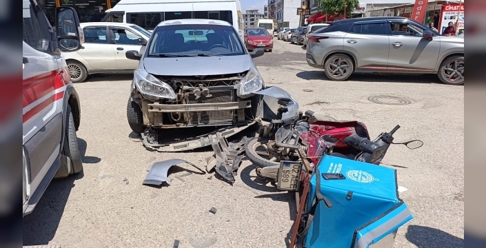 Otomobil ile motosiklet çarpıştı: 1 yaralı