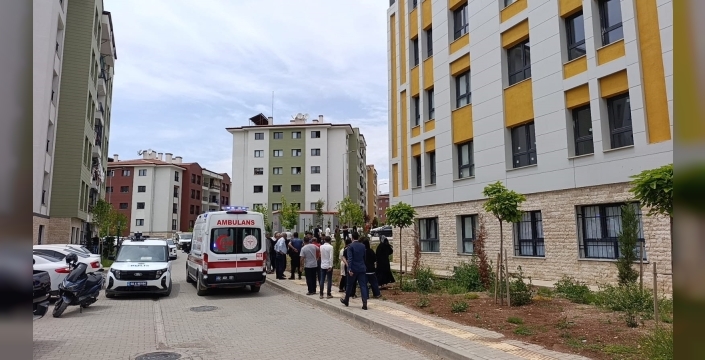 Yüksekten düşen kişi ağır yaralandı
