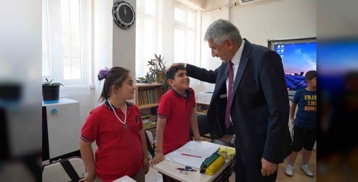 Başkan Hallaç’tan özel öğrencilere anlamlı ziyaret