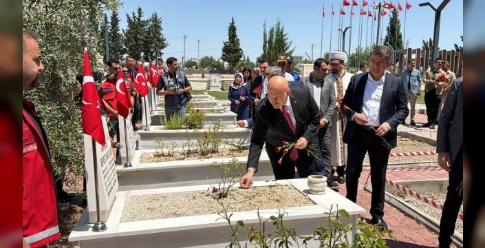 15 Temmuz’da şehitler kabirleri başında anıldı
