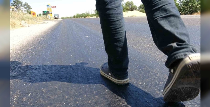 Adıyaman’da sıcak hava asfaltı eritti