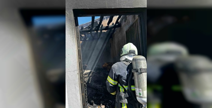 Ambar ve çatı yangını korkuttu