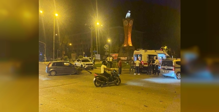 İki otomobil çarpıştı: 1 yaralı