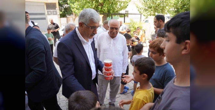 Başkan Hallaç, Muhammediye Camii’nde minik gönüllere dokundu
