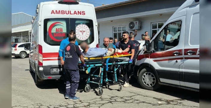 Belediye binası bahçesinde silahlı saldırı: 3 yaralı