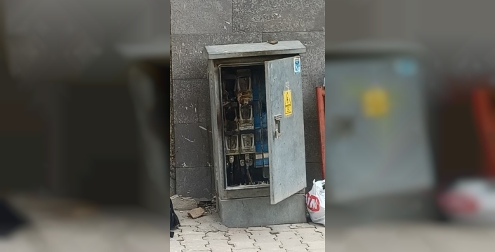 Elektrik trafosu patladı