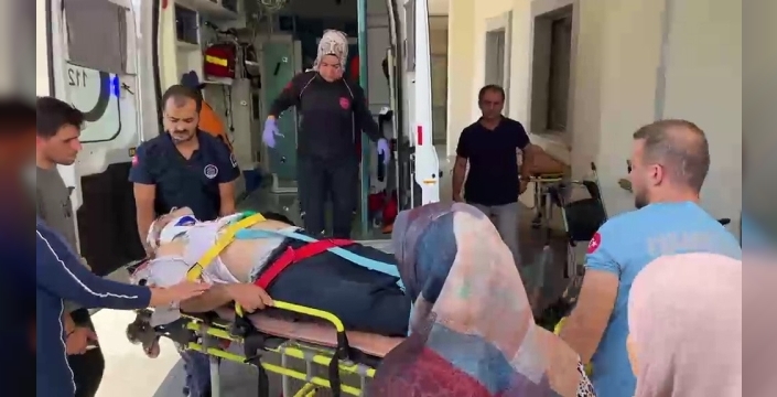 İki otomobil çarpıştı: 1’i çocuk 4 yaralı