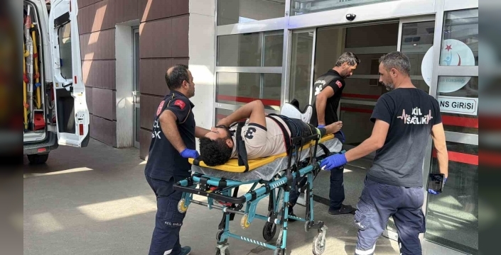Motosiklet devrildi: 1 yaralı