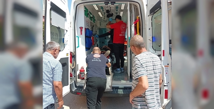 Motosiklet ile otomobil çarpıştı: 1 yaralı