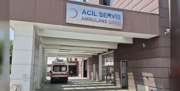 Motosiklet ile otomobil çarpıştı: 1 yaralı
