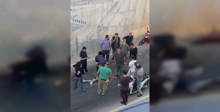 Motosikletletten fırlayarak alt geçide düştü