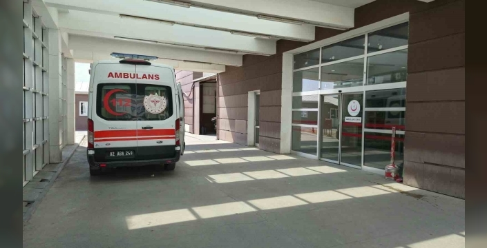 Parkta dengesini kaybeden kişi demire çarparak yaralandı