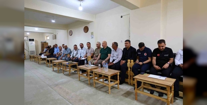 Vali Küçük, köylerin taleplerini yerinde dinledi