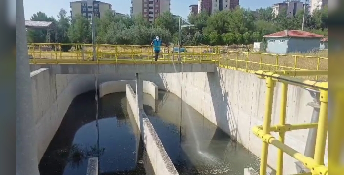 Adıyaman’da karasinek ve haşereye karşı mücadele sürüyor