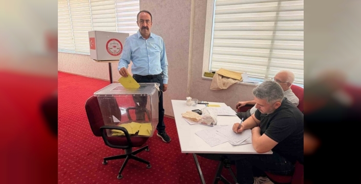 Adıyaman Veteriner Hekimleri Odasında Orhan Öztürk Güven tazeledi