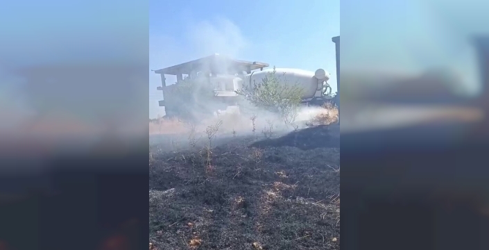 Kopan elektrik telleri yangına neden oldu