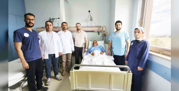 Mesanesinden 42 parça taş çıkarılan hasta sağlığına kavuştu