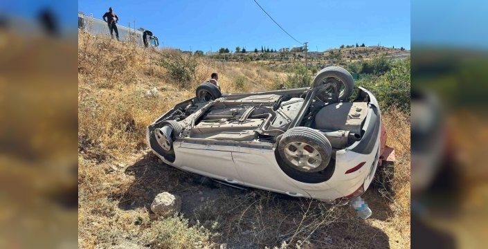 Otomobil takla attı: 2 yaralı