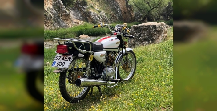 Park halindeki motosiklet çalındı