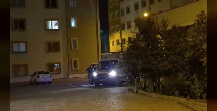 Yurtta kalan iki öğrenci gıda zehirlenmesi şüphesiyle hastaneye kaldırıldı