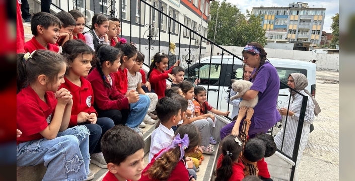 Adıyaman Belediyesi’nden çocuklara hayvan sevgisi buluşması