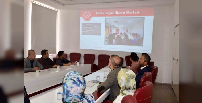 Kahta’da bağımlılıkla mücadele çalışmaları değerlendirildi